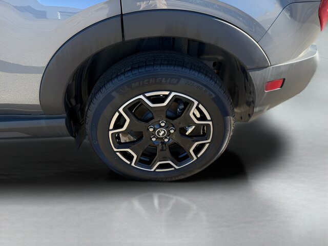 Certified 2025 Ford Bronco Sport Outer Banks w/ Outer Banks Tech Package+ AWD/4WD image 26