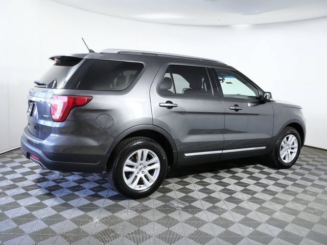 Certified 2018 Ford Explorer XLT w/ Equipment Group 202A AWD/4WD image 8