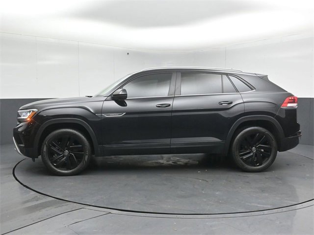 Used 2022 Volkswagen Atlas Cross Sport SE w/ Black Wheel Package image 4