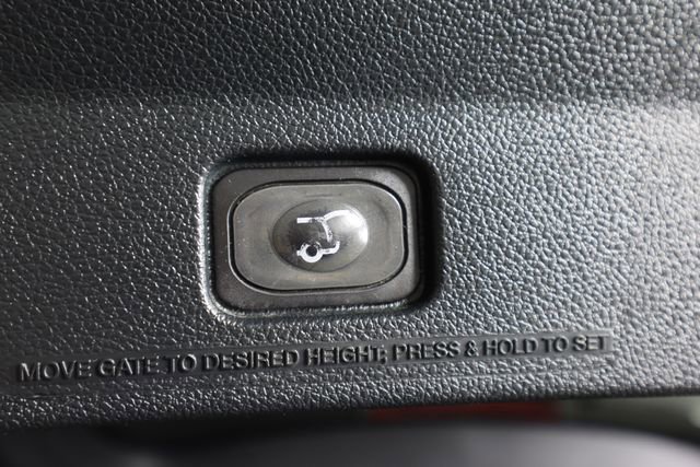 Certified 2018 Ford Explorer XLT w/ Equipment Group 202A image 38