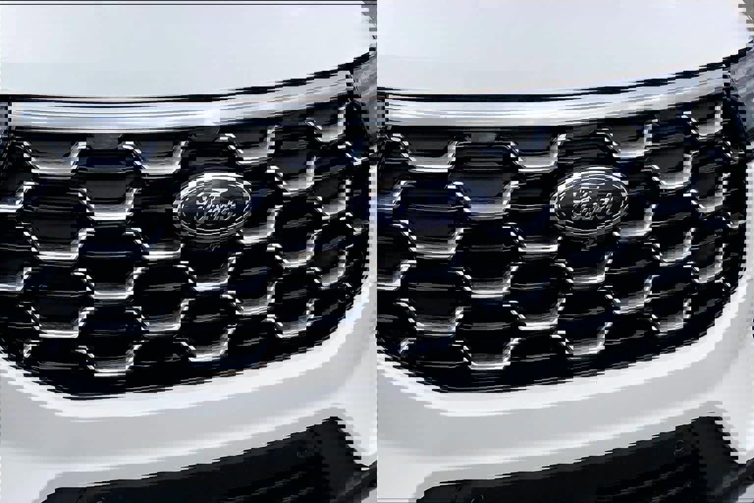 Certified 2025 Ford Explorer Platinum AWD/4WD image 30