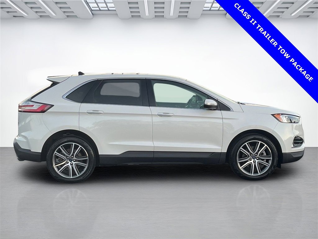 Certified 2022 Ford Edge Titanium w/ Class II Trailer Tow Package image 2