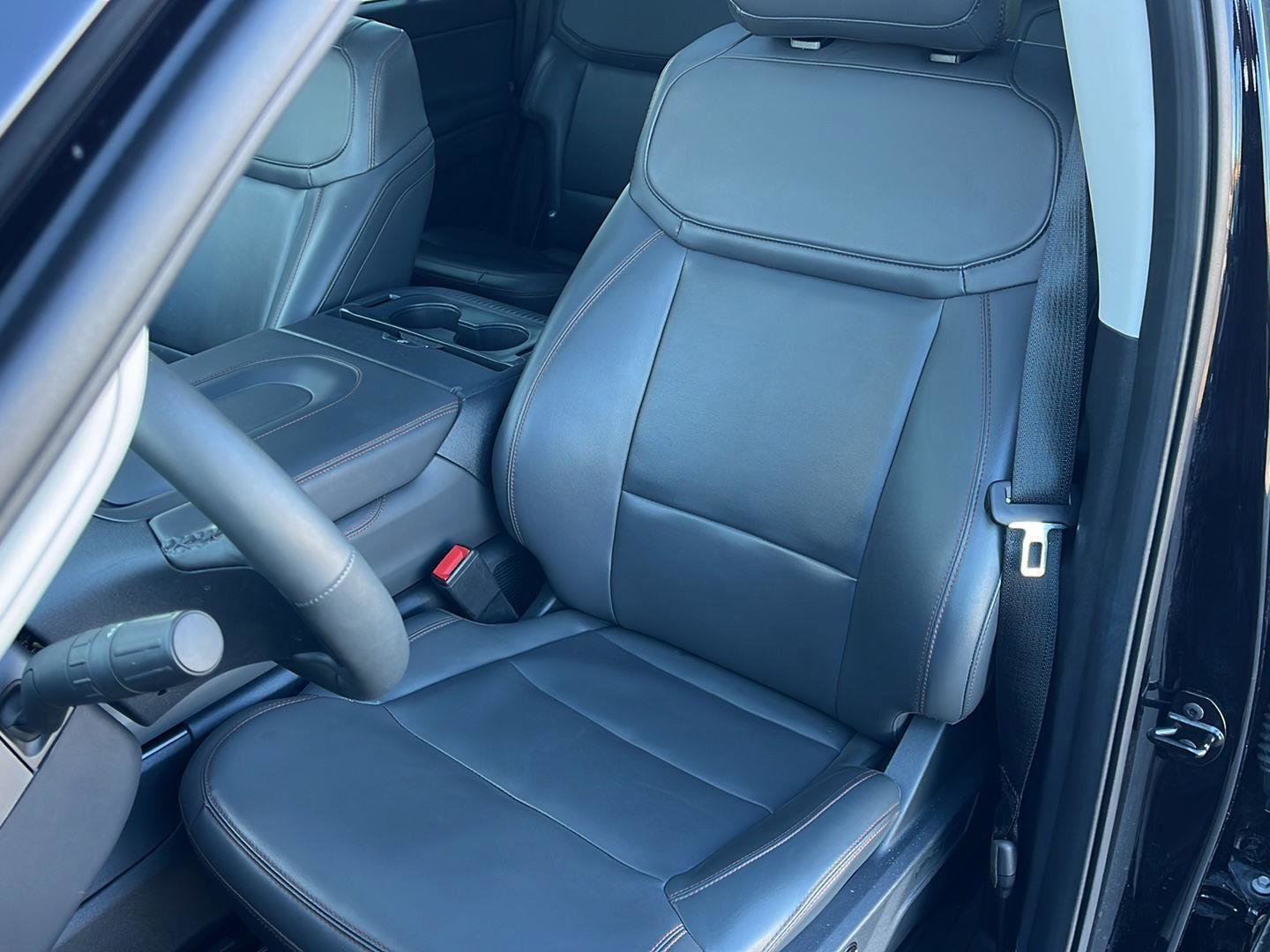 Certified 2025 Ford Expedition Active image 13