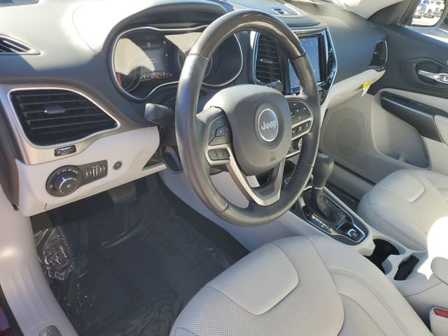 Used 2019 Jeep Cherokee Overland w/ Technology Group image 17