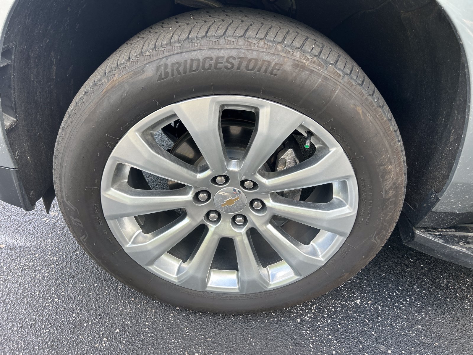 Used 2025 Chevrolet Suburban Premier RWD image 28