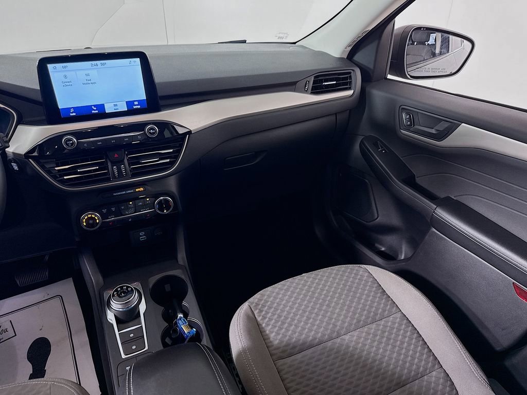 Certified 2022 Ford Escape SE w/ Cold Weather Package image 23