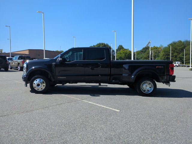 Certified 2025 Ford F450 Platinum w/ FX4 Off-Road Package AWD/4WD image 7