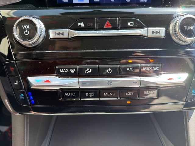 Certified 2023 Ford Explorer Platinum w/ Technology Package AWD/4WD image 26