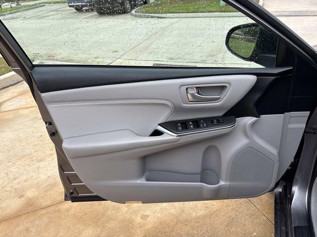 Used 2017 Toyota Camry Hybrid image 20