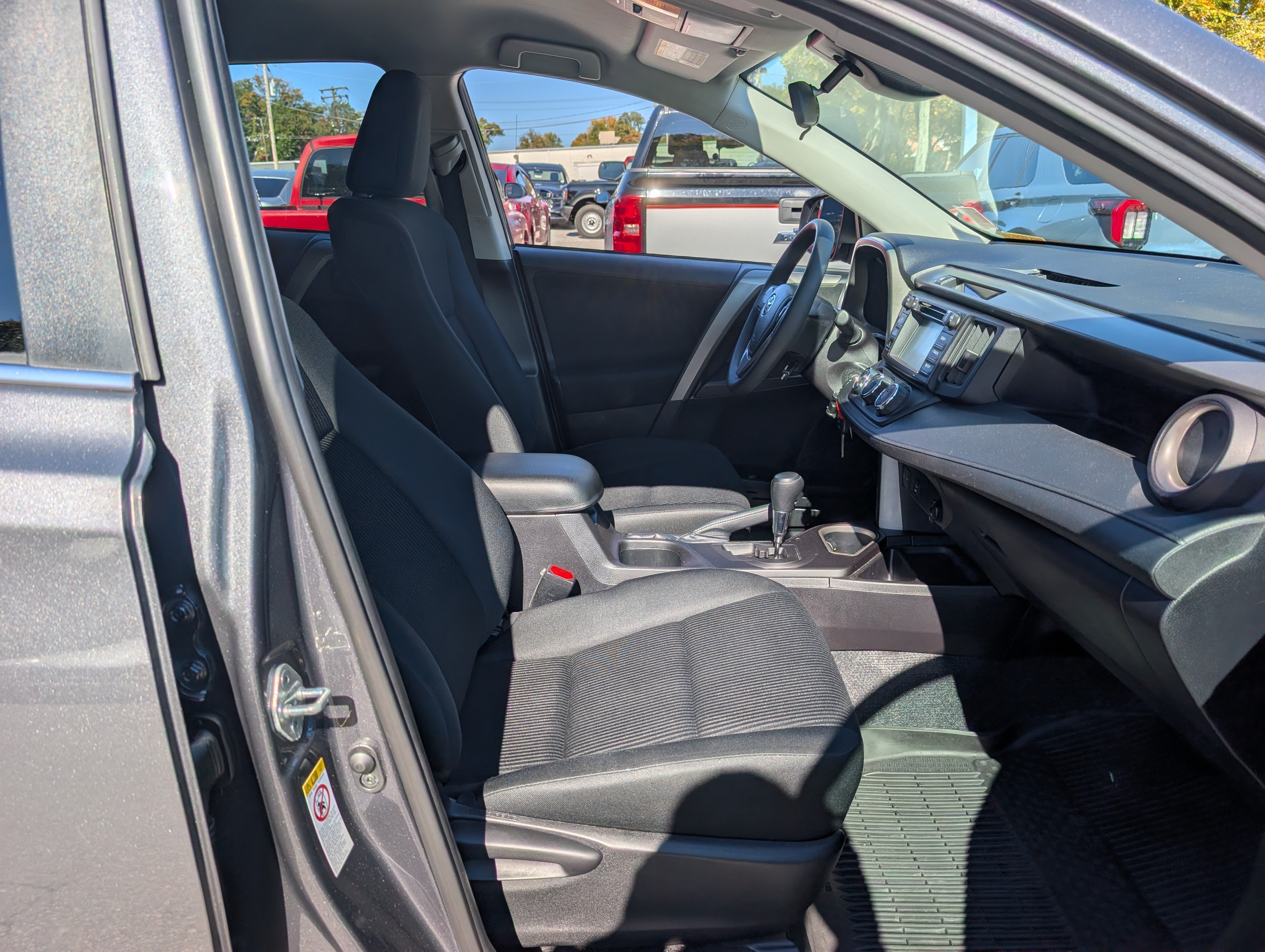 Used 2018 Toyota RAV4 LE w/ All Weather Liner Package AWD/4WD image 12