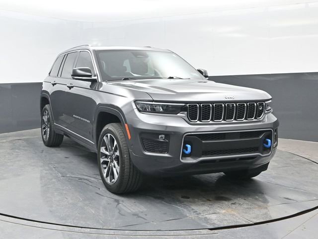 Used 2022 Jeep Grand Cherokee Overland w/ Advanced Protech Group III AWD/4WD image 2