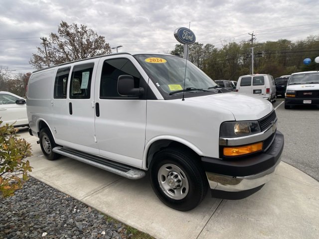 Used 2024 Chevrolet Express 2500 Work Van w/ Driver Convenience Package image 8