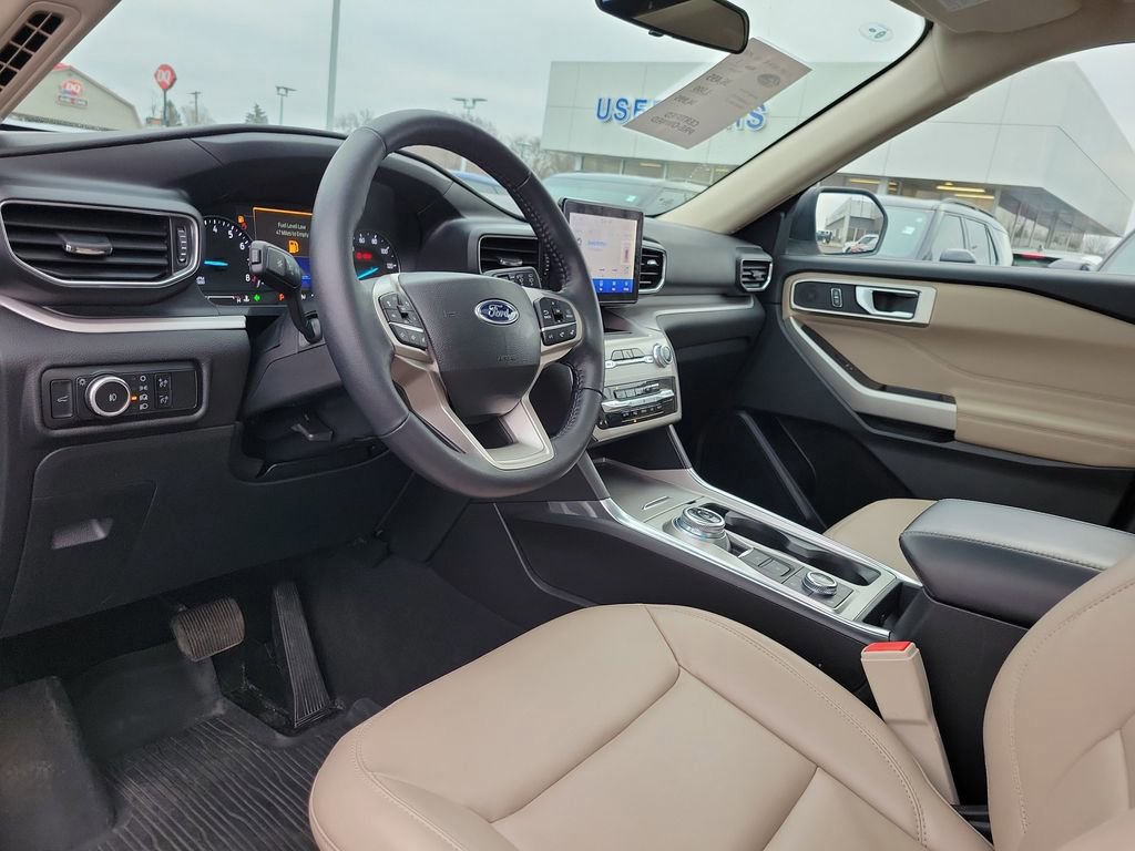 Certified 2023 Ford Explorer XLT w/ Equipment Group 202A image 20