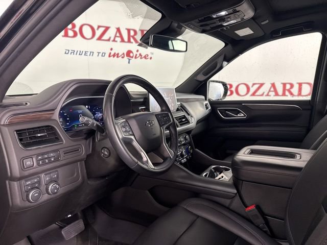 Used 2023 Chevrolet Suburban Z71 w/ Luxury Package image 12