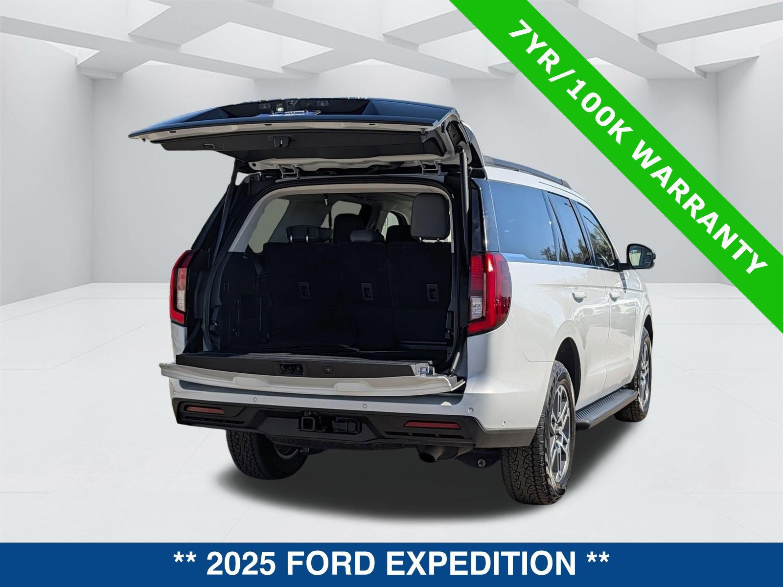 Certified 2025 Ford Expedition Active image 6