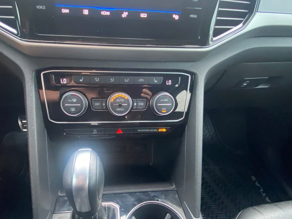 Used 2023 Volkswagen Atlas Cross Sport SEL R-Line AWD/4WD image 17