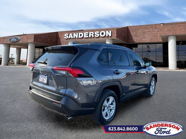 Used 2021 Toyota RAV4 XLE w/ Convenience Package AWD/4WD image 3