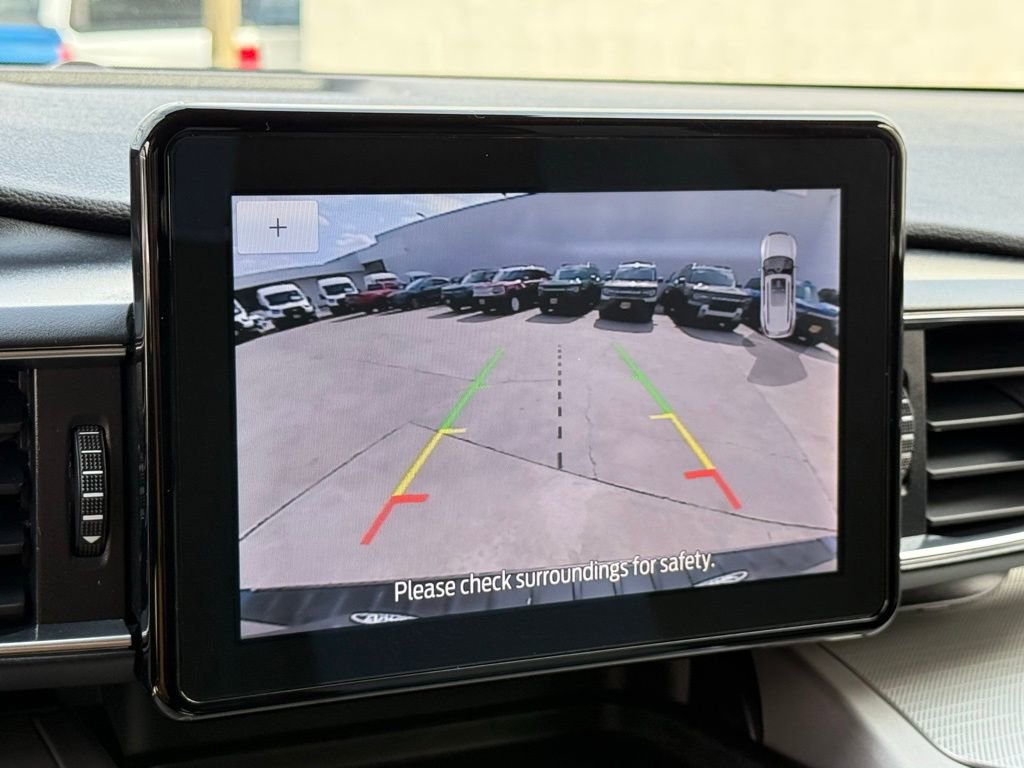 Certified 2022 Ford Explorer XLT w/ Equipment Group 202A image 10