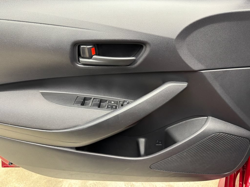 Used 2022 Toyota Corolla LE FWD image 10