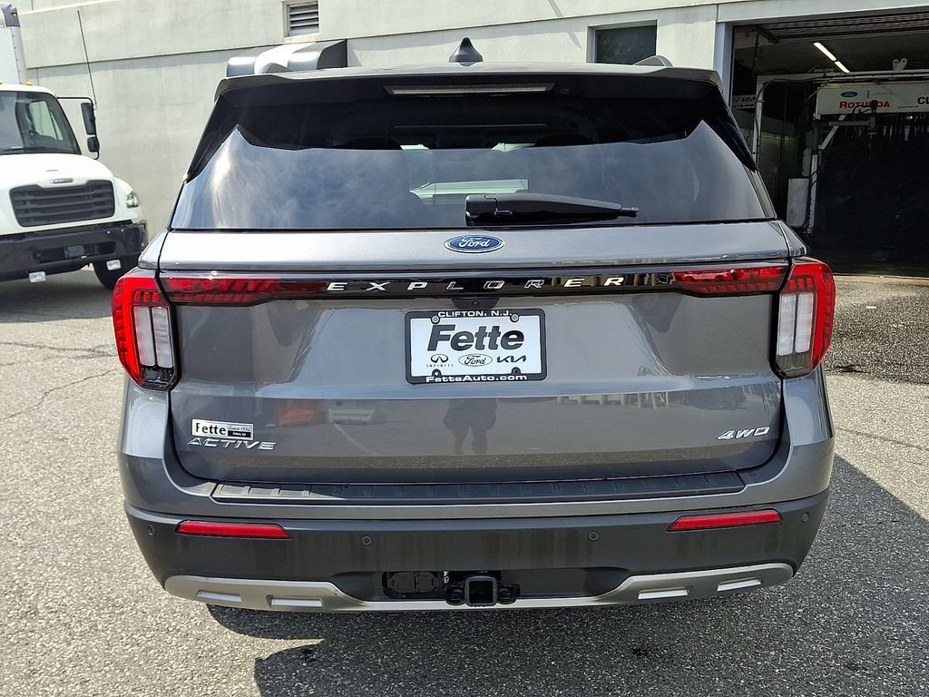 Certified 2025 Ford Explorer Active w/ Active Comfort Package AWD/4WD image 5