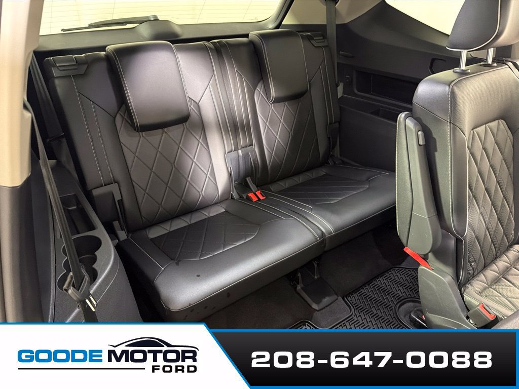 Used 2024 Volkswagen Atlas SEL Premium R-Line AWD/4WD image 22