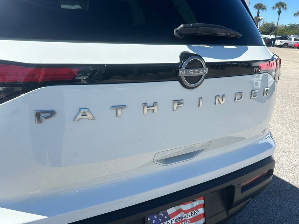 Used 2025 Nissan Pathfinder SV image 20