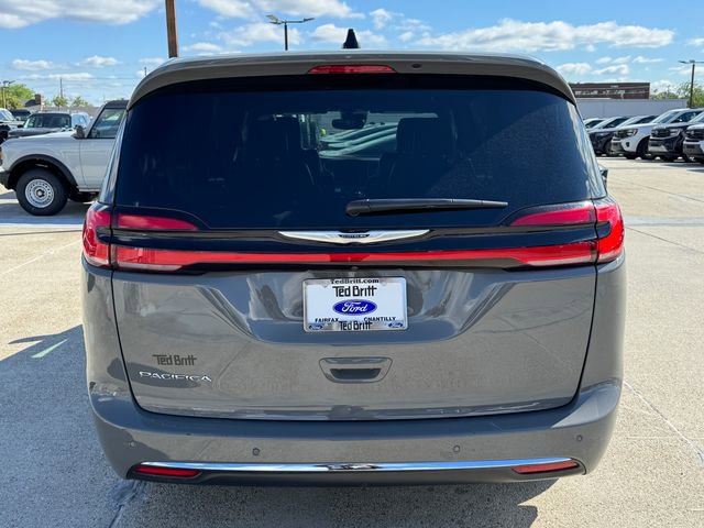 Used 2025 Chrysler Pacifica Select FWD image 9