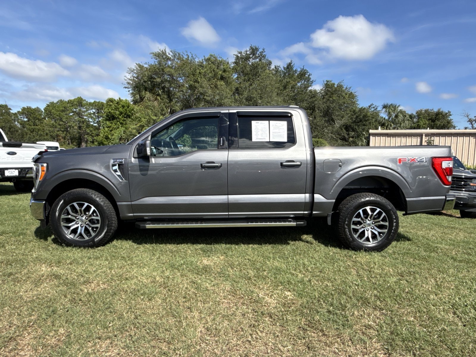 Certified 2022 Ford F150 Lariat w/ FX4 Off-Road Package AWD/4WD image 8