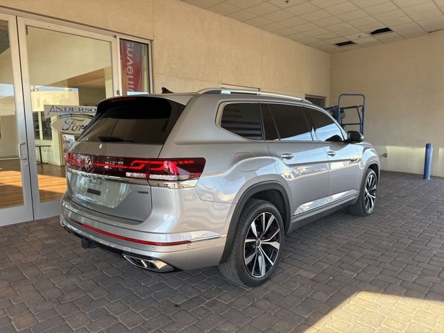 Used 2024 Volkswagen Atlas SEL Premium R-Line AWD/4WD image 4