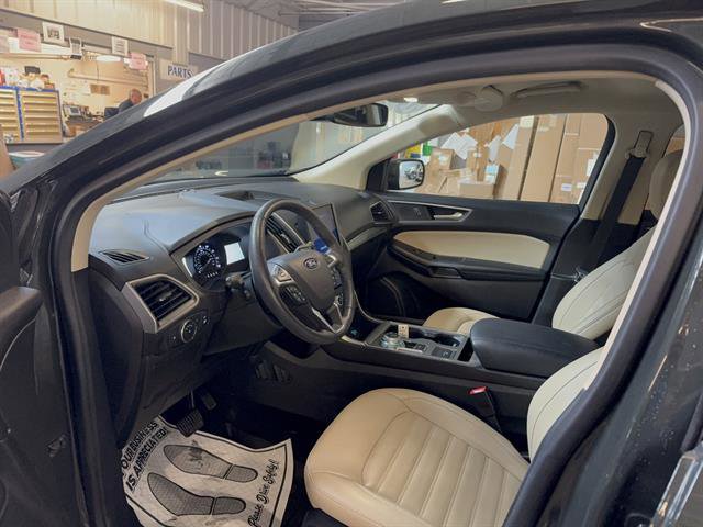 Certified 2022 Ford Edge SEL w/ Convenience Package AWD/4WD image 11