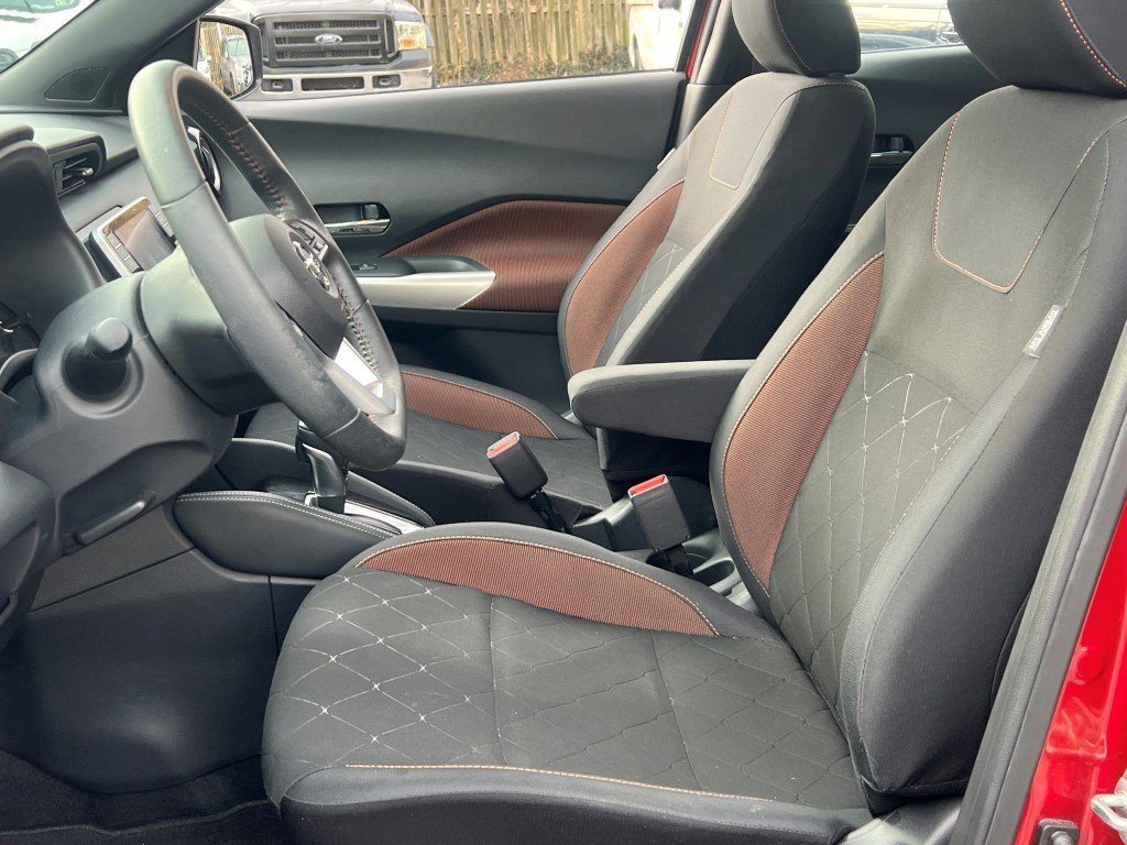 Used 2019 Nissan Kicks SR image 17