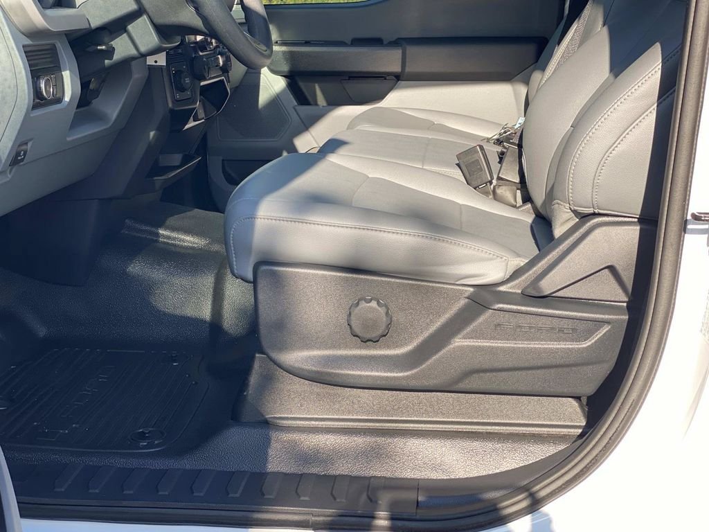 Certified 2025 Ford F250 XL AWD/4WD image 19