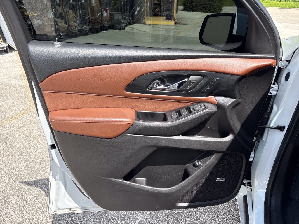 Used 2020 Chevrolet Traverse High Country w/ LPO, Cargo Package FWD image 28