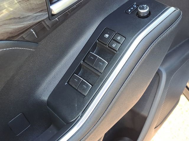 Used 2024 Toyota Highlander Platinum AWD/4WD image 24