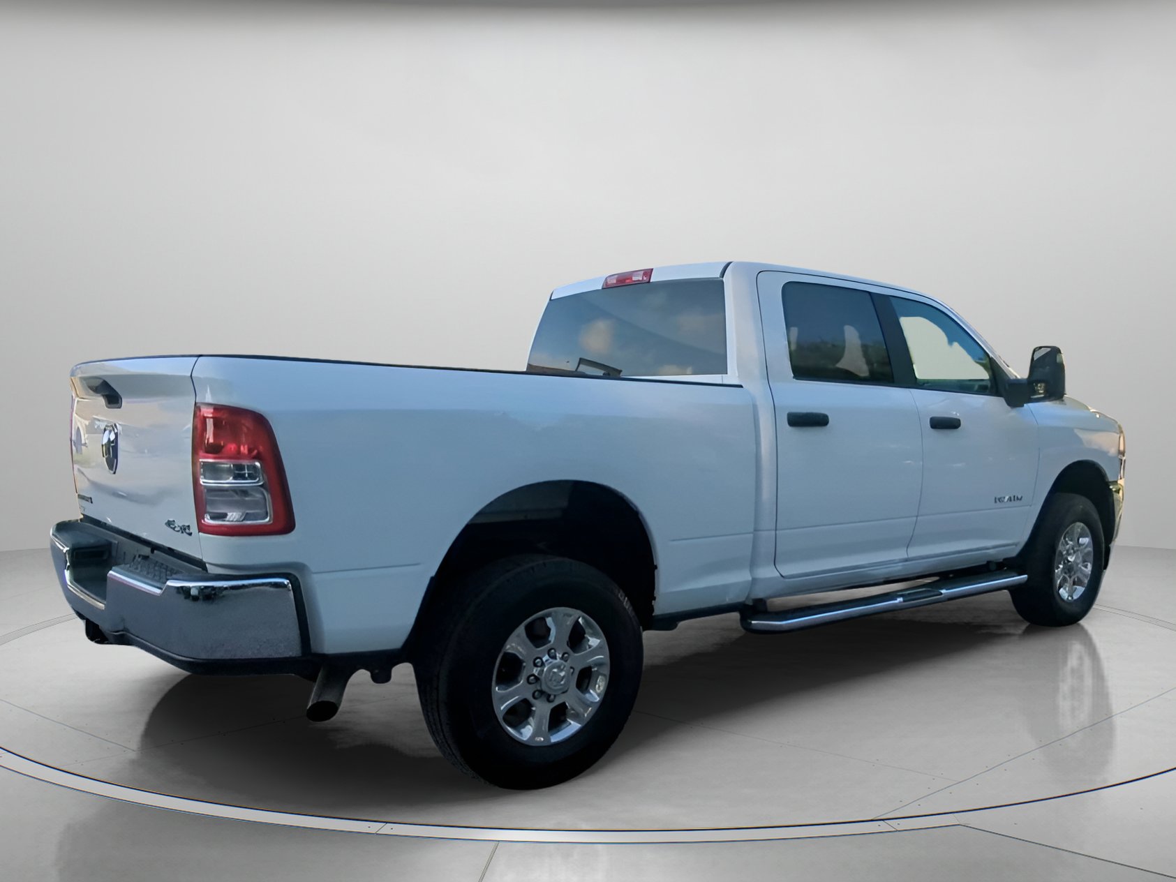 Used 2024 RAM 2500 Big Horn AWD/4WD image 28