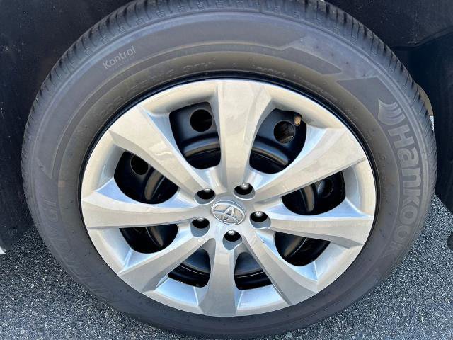 Used 2025 Toyota Corolla LE FWD image 14