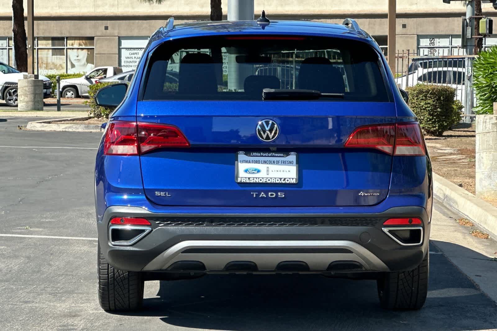 Used 2022 Volkswagen Taos SEL image 4