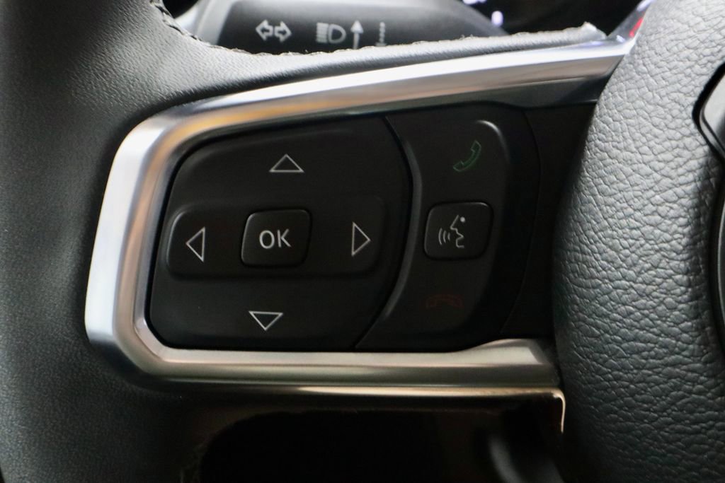 Used 2025 Jeep Wrangler Unlimited Sahara image 25