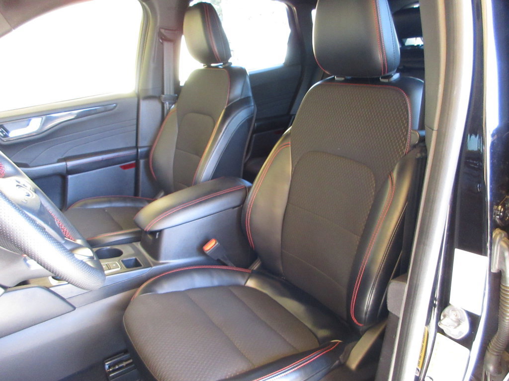 Certified 2023 Ford Escape ST-Line AWD/4WD image 12