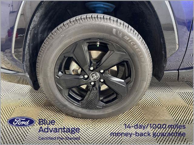 Used 2019 Toyota RAV4 XSE w/ XSE Weather Package AWD/4WD image 14
