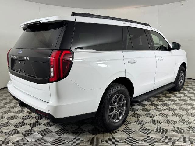 Certified 2025 Ford Expedition Active image 4