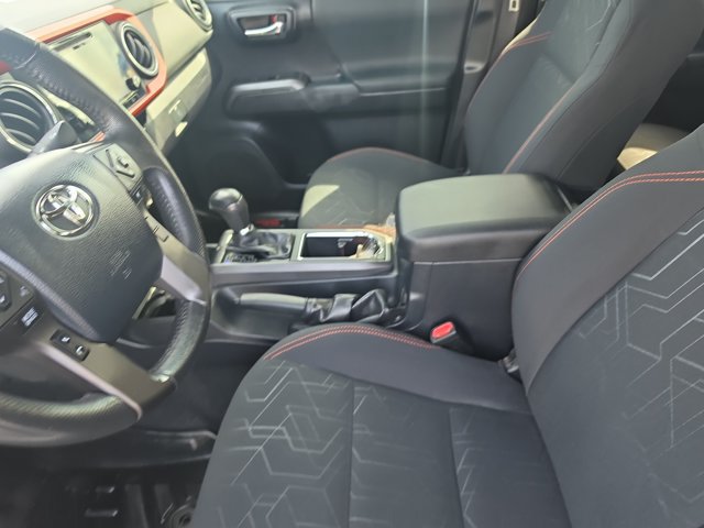 Used 2018 Toyota Tacoma TRD Sport RWD image 21