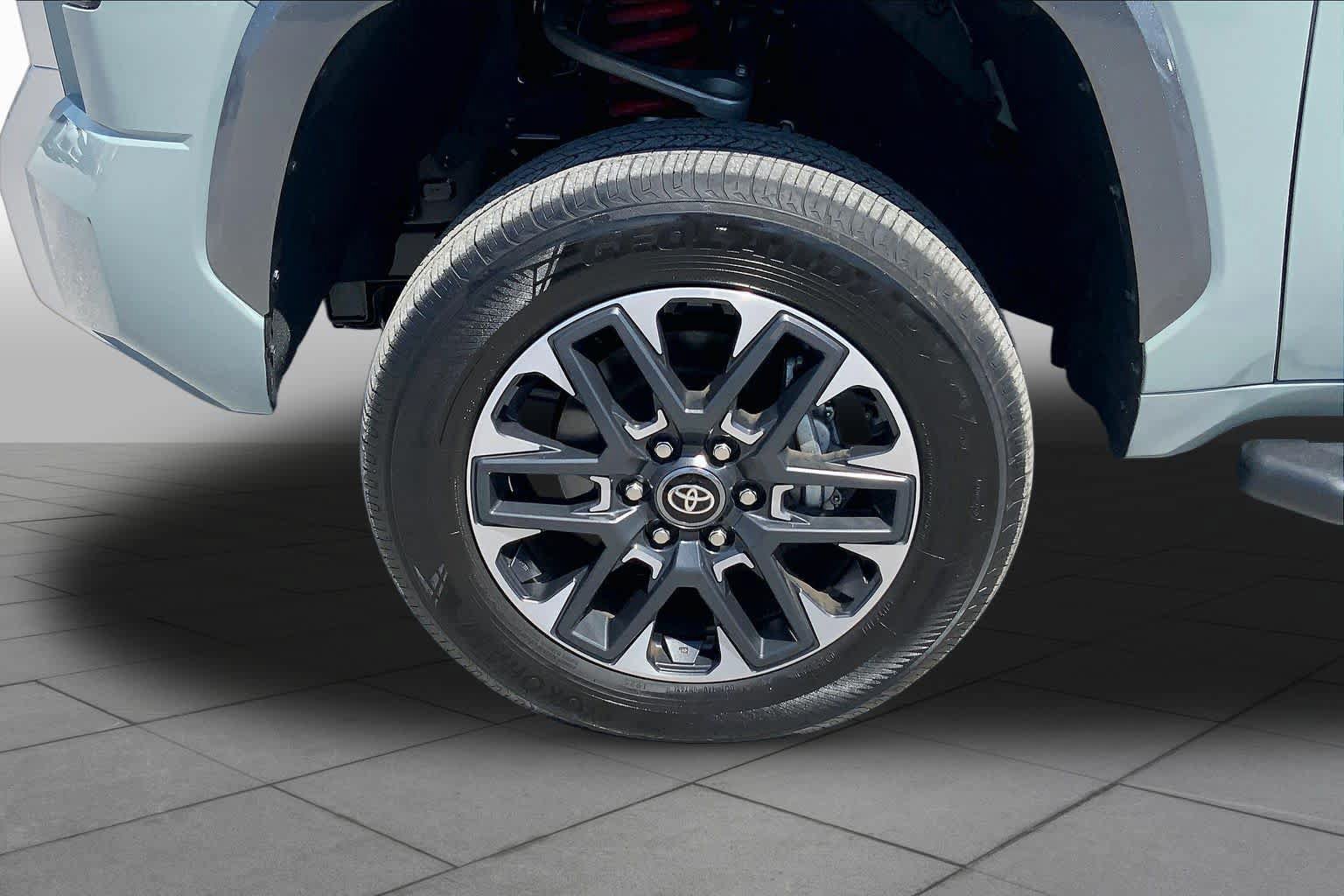 Used 2026 Toyota Tundra Limited AWD/4WD image 11