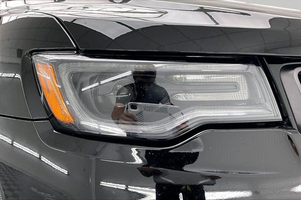 Used 2020 Jeep Grand Cherokee High Altitude AWD/4WD image 29