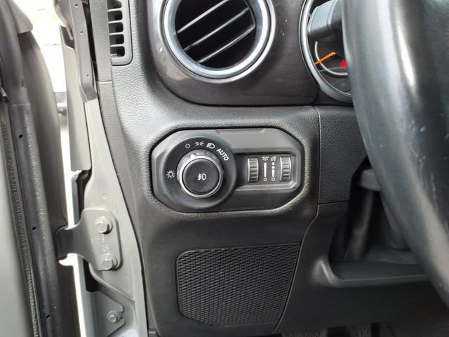 Used 2021 Jeep Wrangler Unlimited Sahara image 21