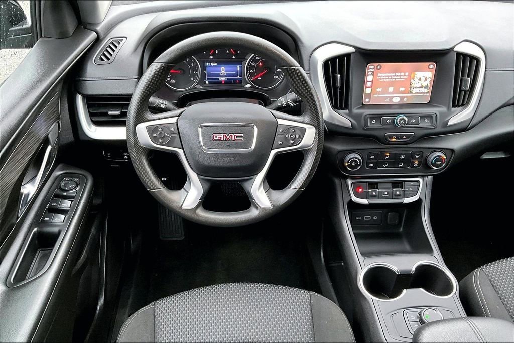 Used 2024 GMC Terrain SLE image 5