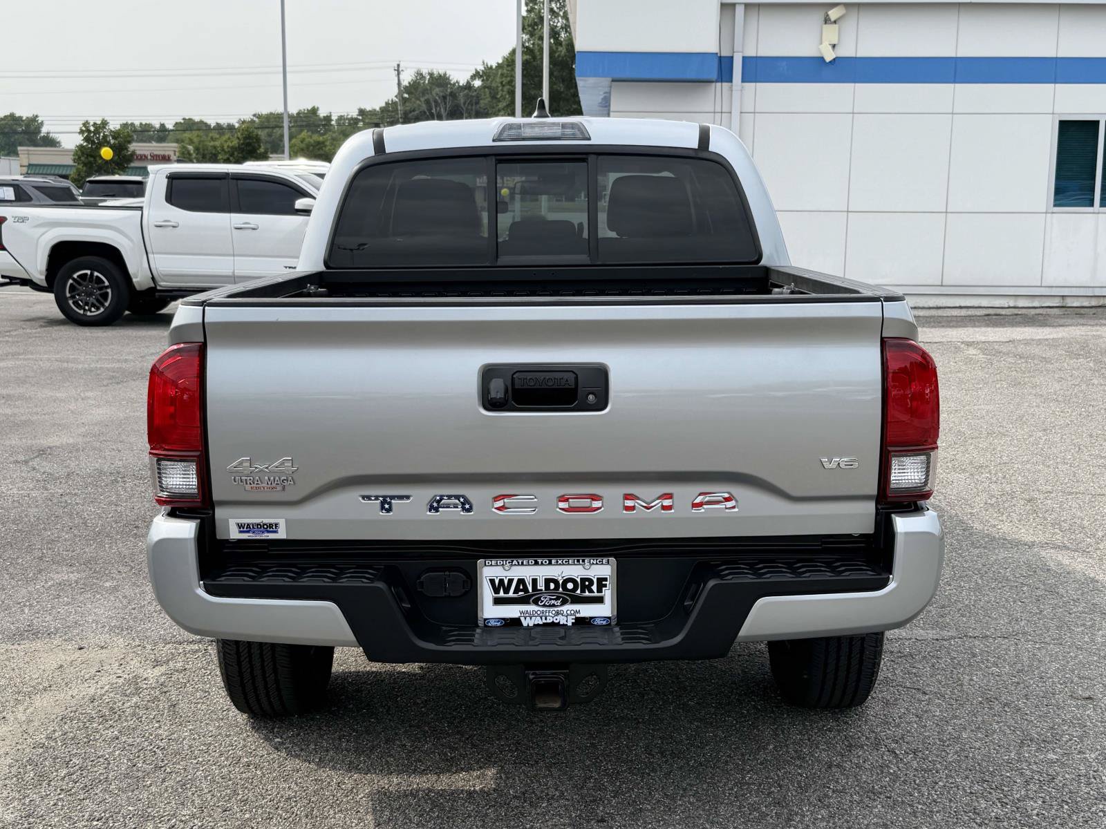 Used 2023 Toyota Tacoma SR AWD/4WD image 3