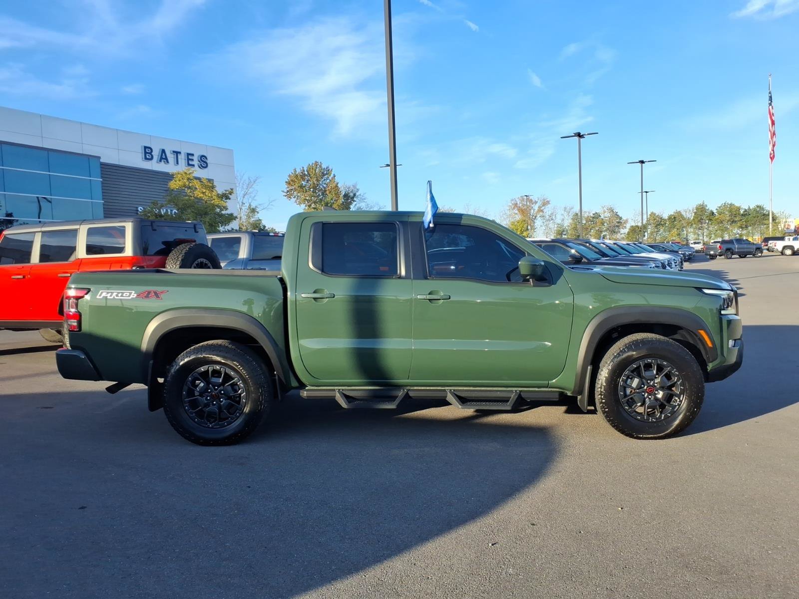 Used 2023 Nissan Frontier PRO-4X w/ Pro-4X Premium Package AWD/4WD image 2