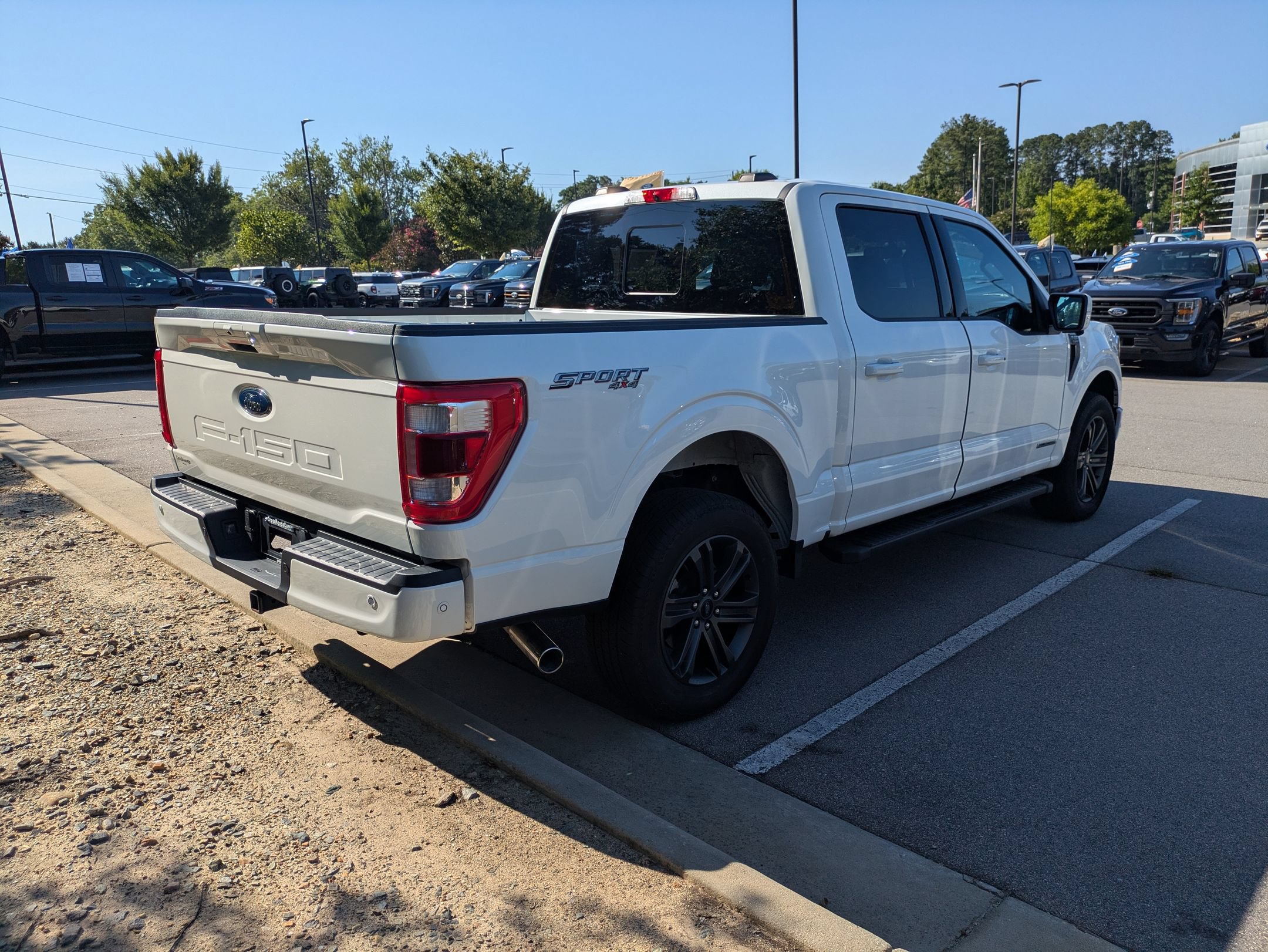 Certified 2022 Ford F150 Lariat w/ Equipment Group 502A High AWD/4WD image 3