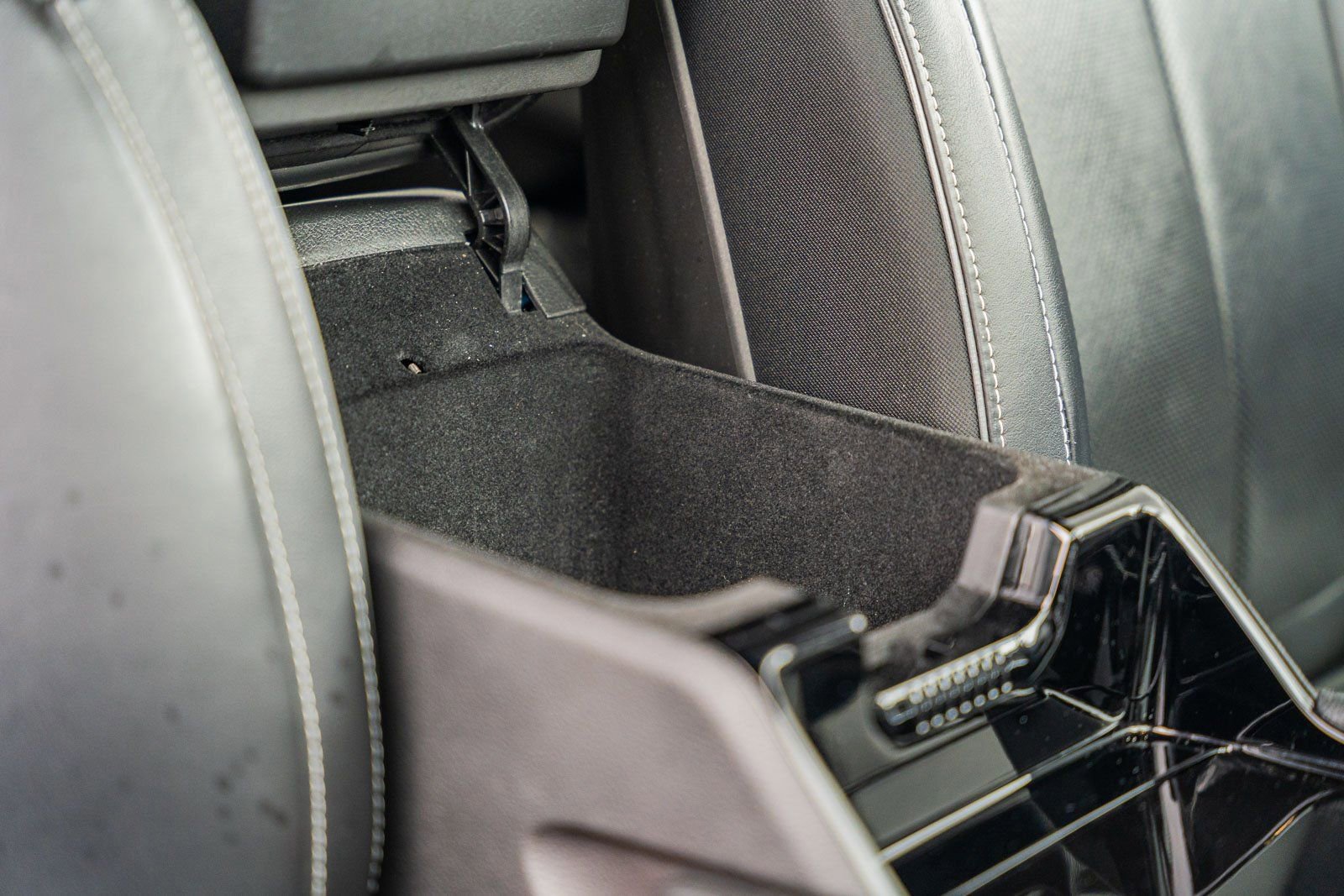 Used 2023 Jeep Grand Cherokee L Overland w/ Rear Seat Video Group I image 17